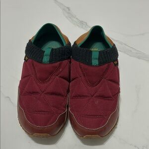 Teva Men's Quilted Slip-On Shoes - Red and Brown